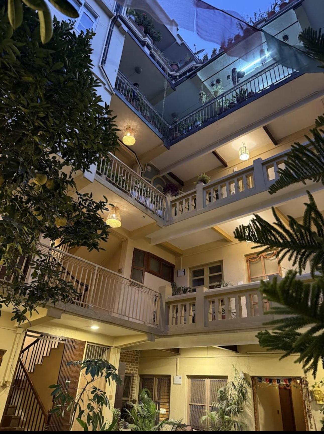شقة The Melo Pomelo Courtyard. كاتماندو المظهر الخارجي الصورة